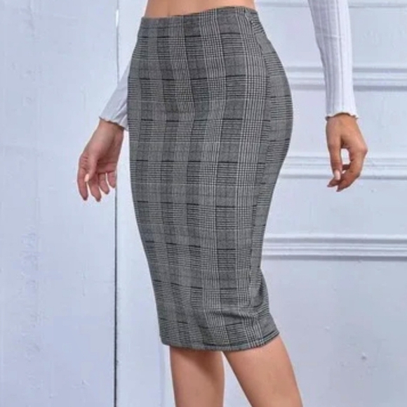 New York & Company Dresses & Skirts - (3/$25) NYC Gray Pencil Skirt